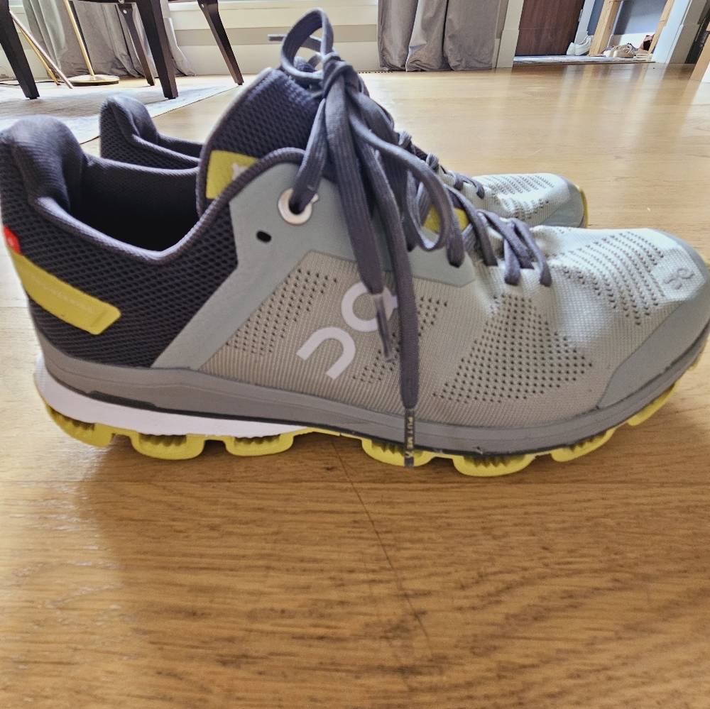 QC Running Shoes 7.5M